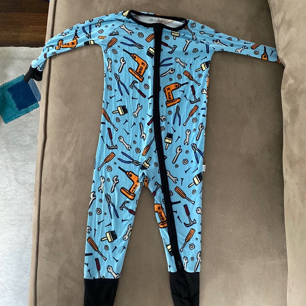 LITTLE SLEEPIES; 6-12 months size zippie; great condition, no damage or stains